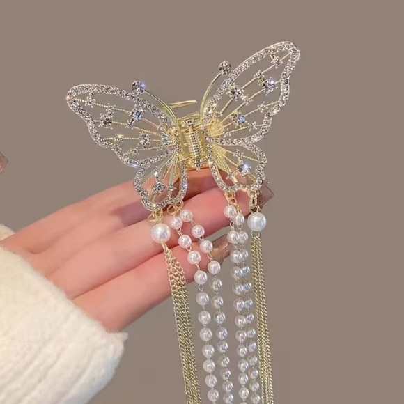 NEW❗️Elegant Silver Butterfly Hair Clip. Butterfly hair accessories. ? B2-109 main image 5
